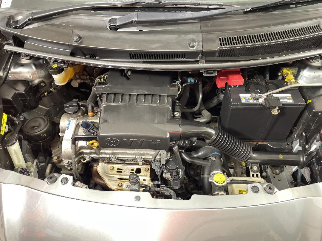 Photo '13' of Toyota Vitz