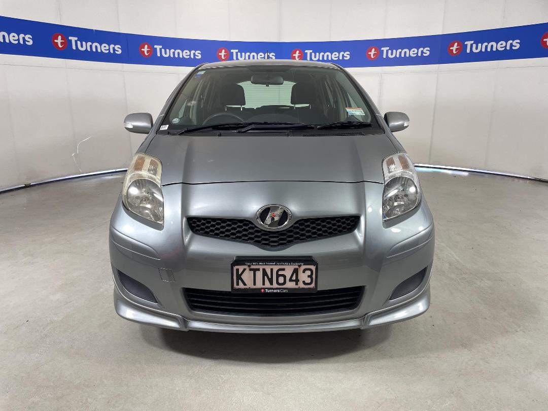 Photo '2' of Toyota Vitz