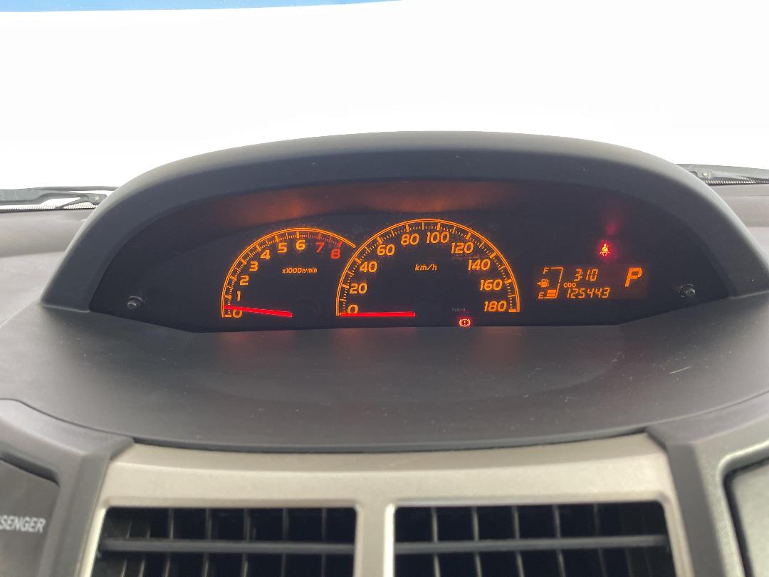 Photo '21' of Toyota Vitz