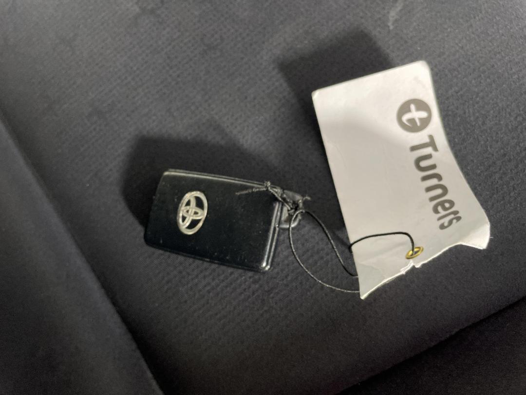 Photo '22' of Toyota Vitz