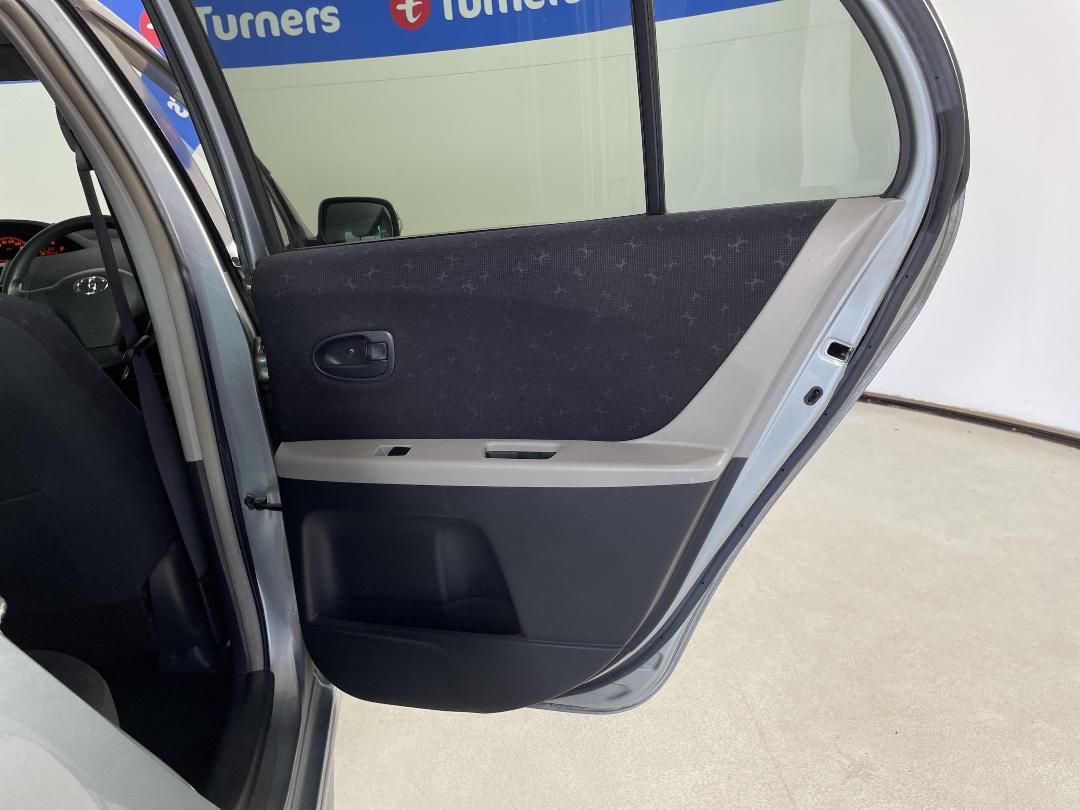 Photo '19' of Toyota Vitz