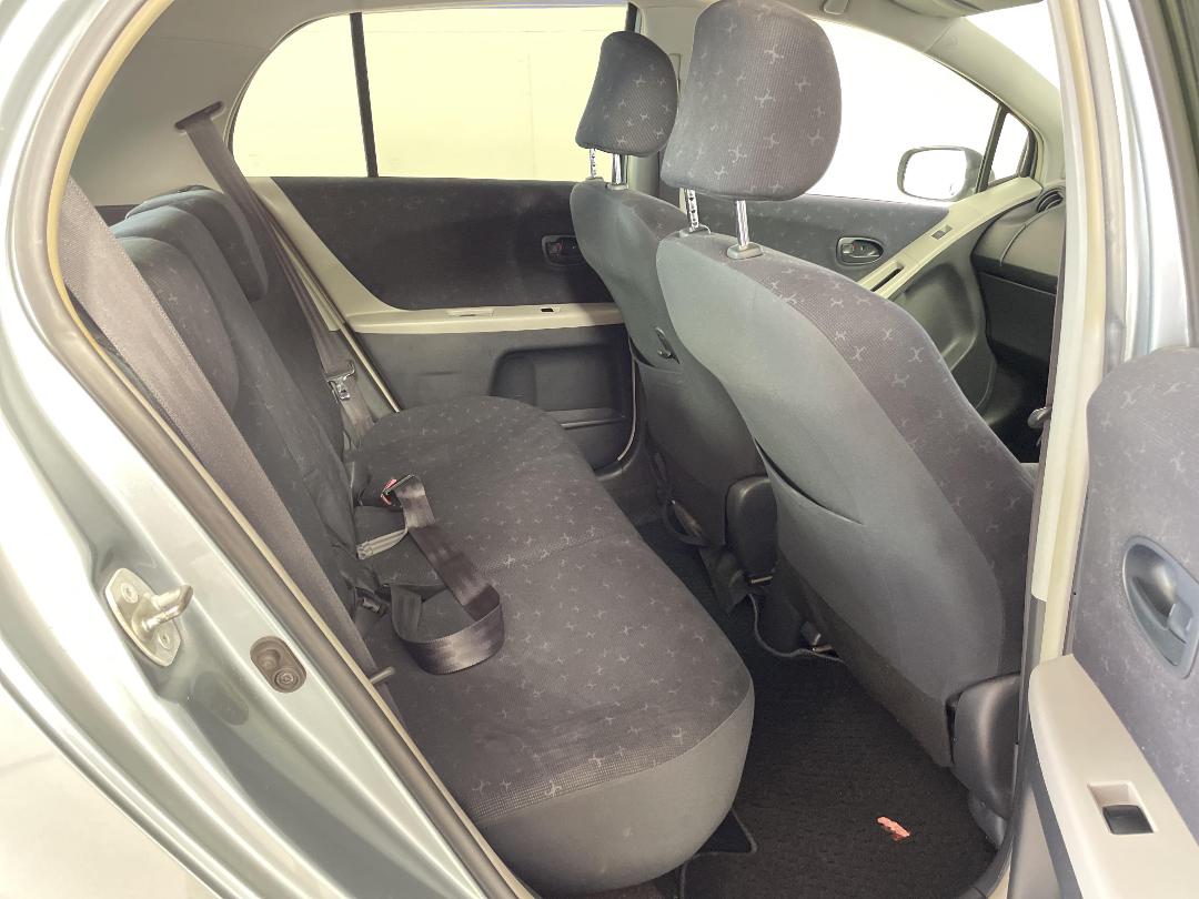 Photo '20' of Toyota Vitz