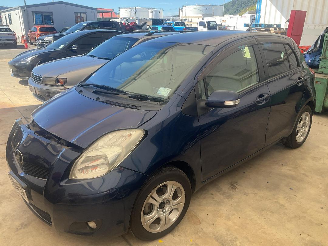 Photo '2' of Toyota Vitz