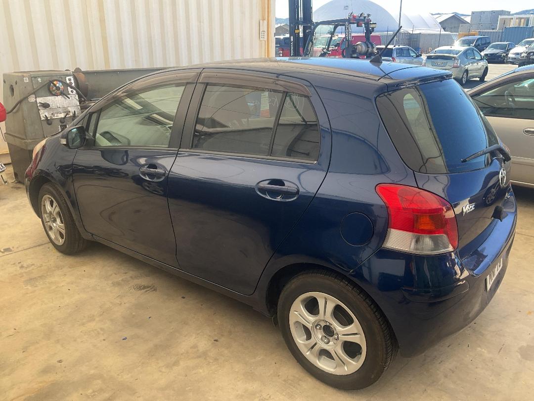 Photo '3' of Toyota Vitz