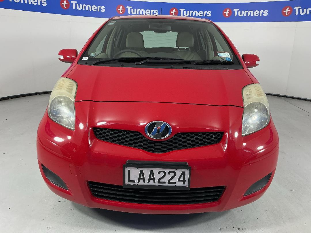 Photo '2' of Toyota Vitz