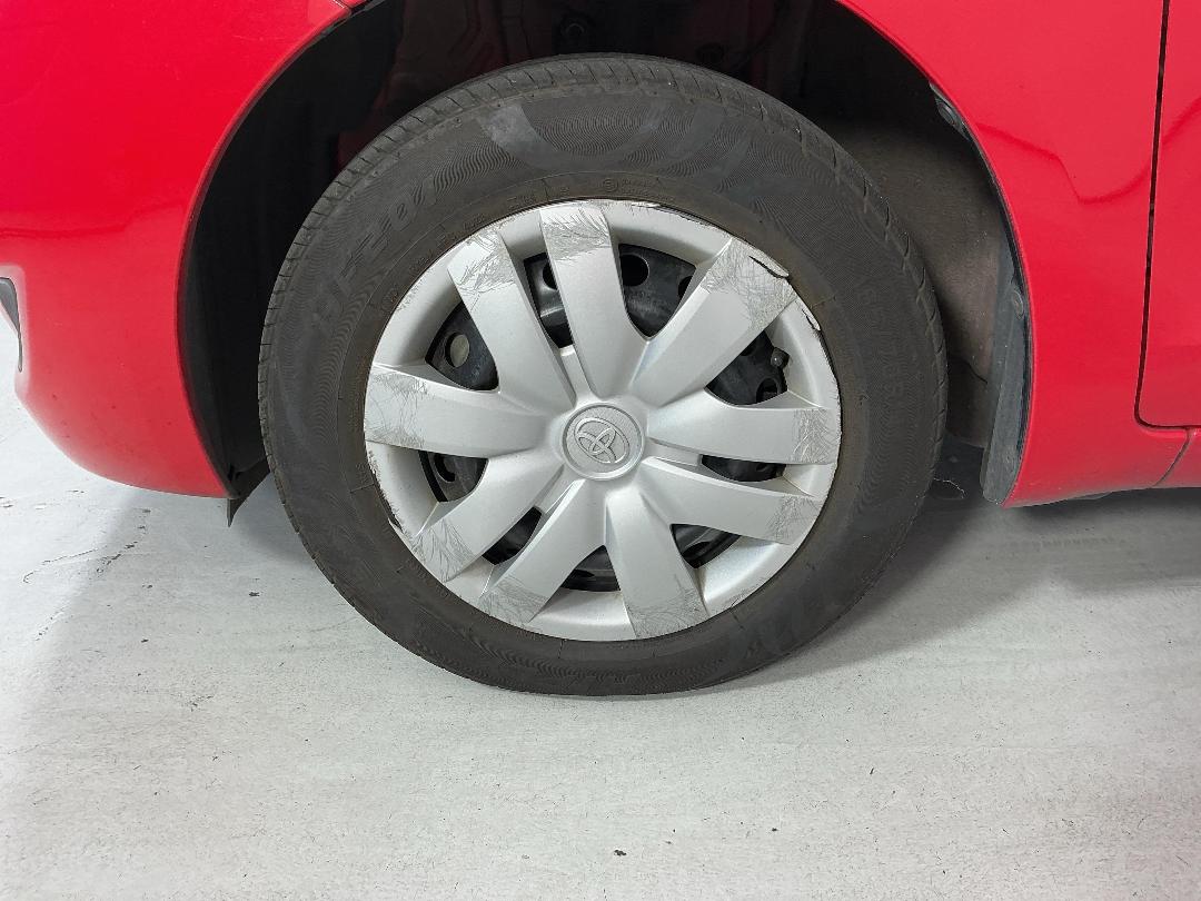 Photo '8' of Toyota Vitz