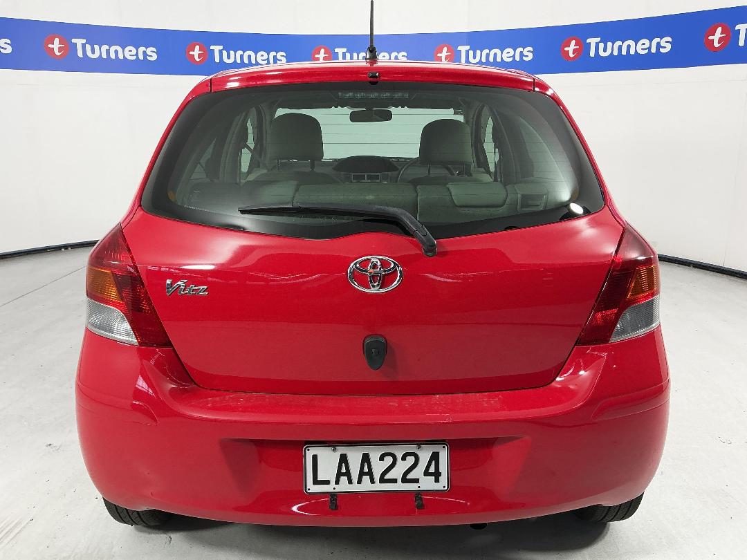 Photo '5' of Toyota Vitz