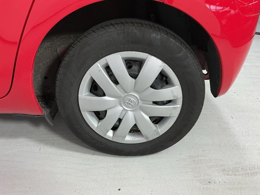 Photo '9' of Toyota Vitz