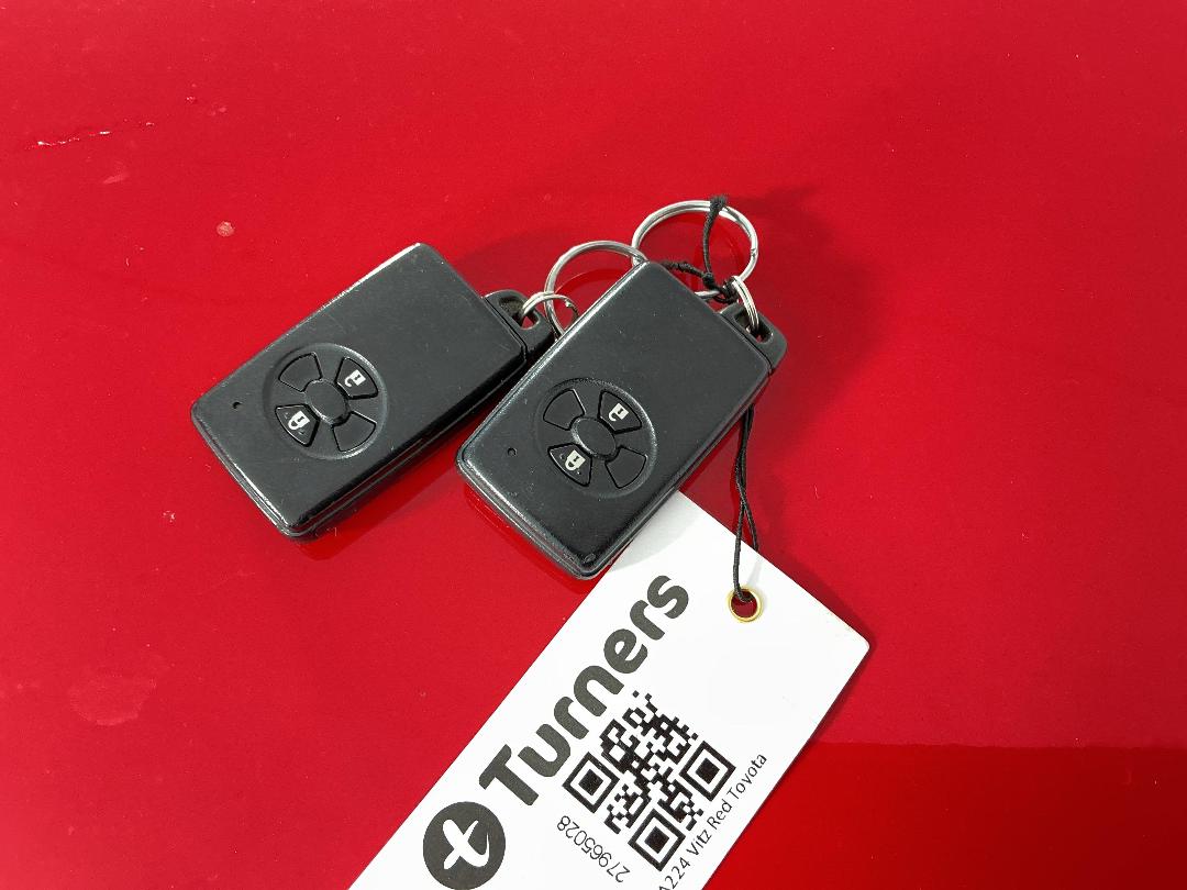 Photo '20' of Toyota Vitz