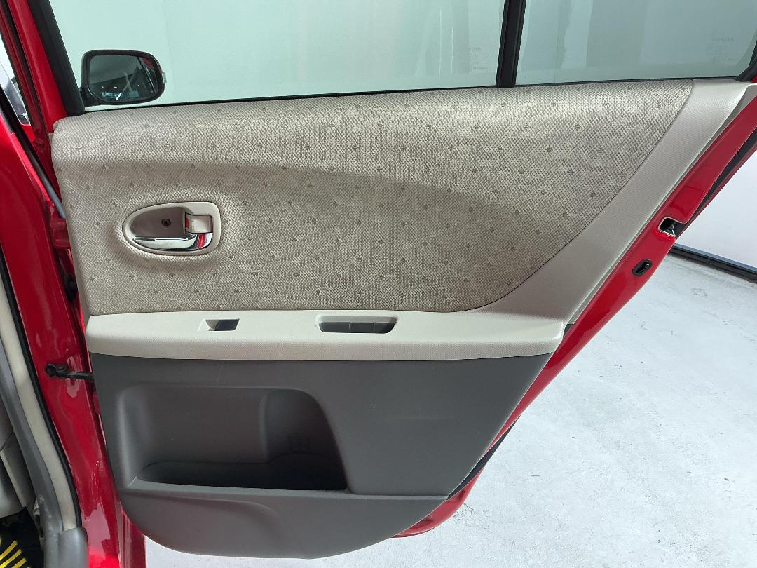 Photo '17' of Toyota Vitz