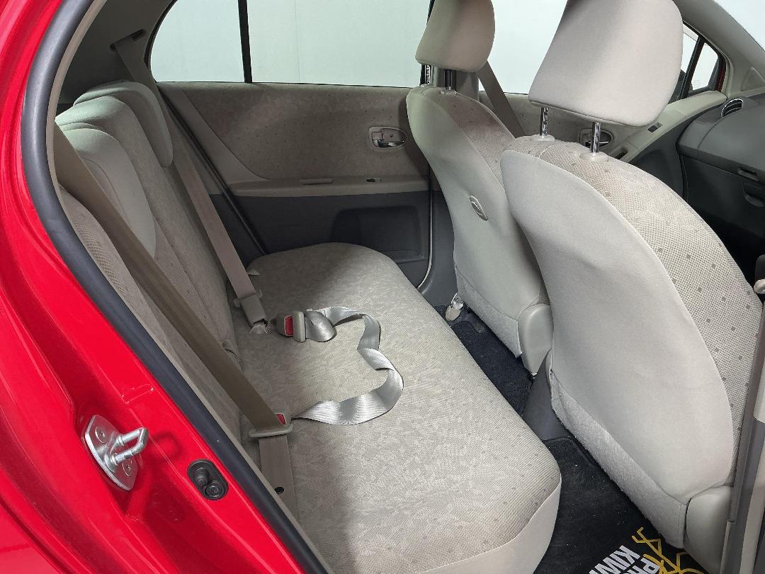 Photo '18' of Toyota Vitz