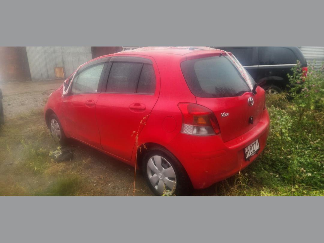 Photo '6' of Toyota Vitz