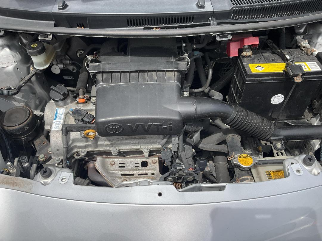 Photo '7' of Toyota Vitz