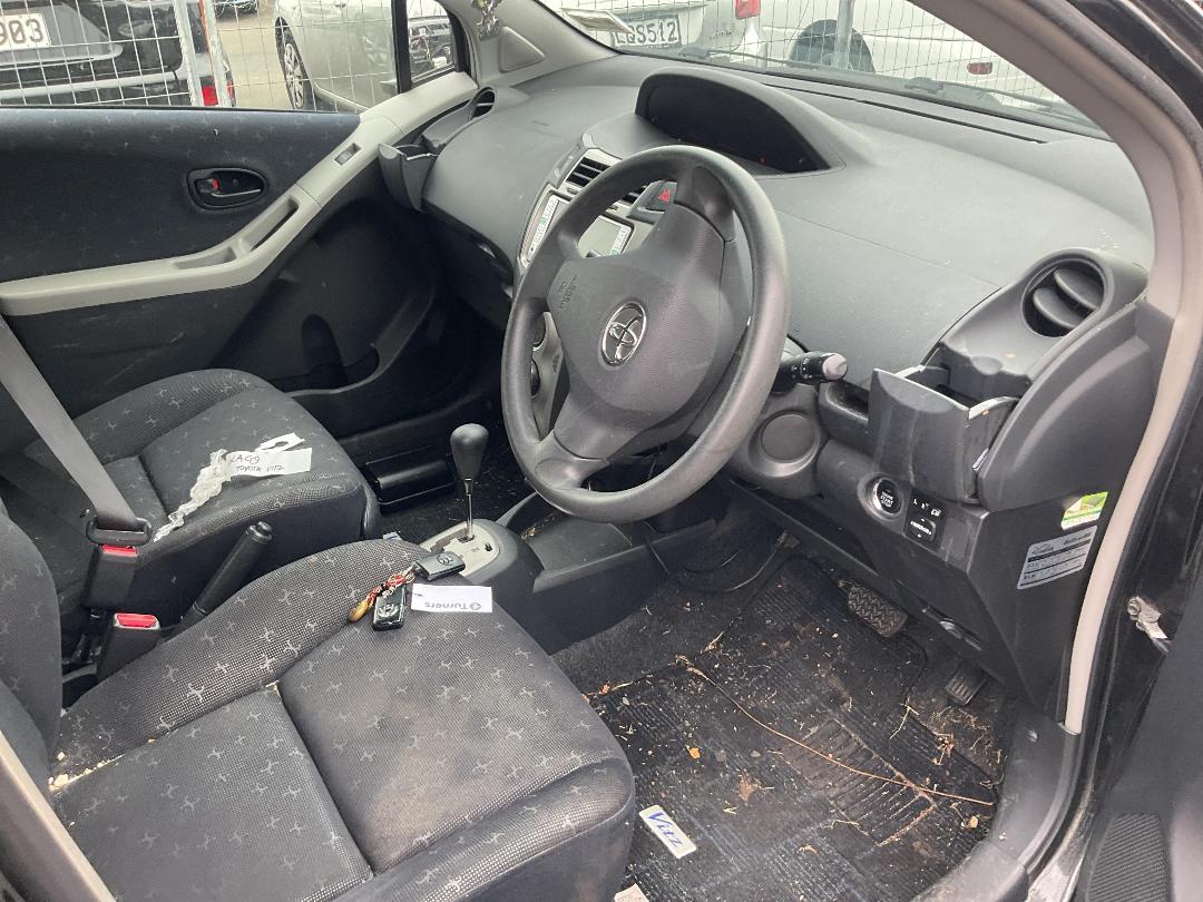 Photo '13' of Toyota Vitz