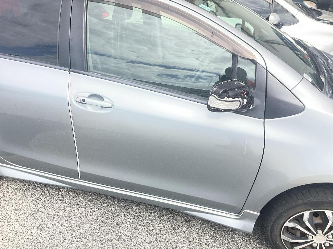 Photo '3' of Toyota Vitz