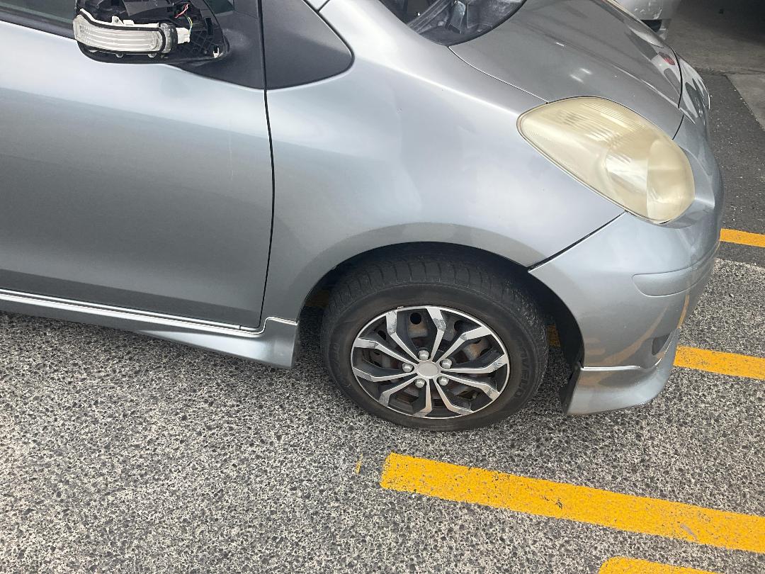 Photo '2' of Toyota Vitz