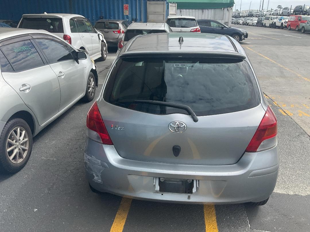 Photo '10' of Toyota Vitz