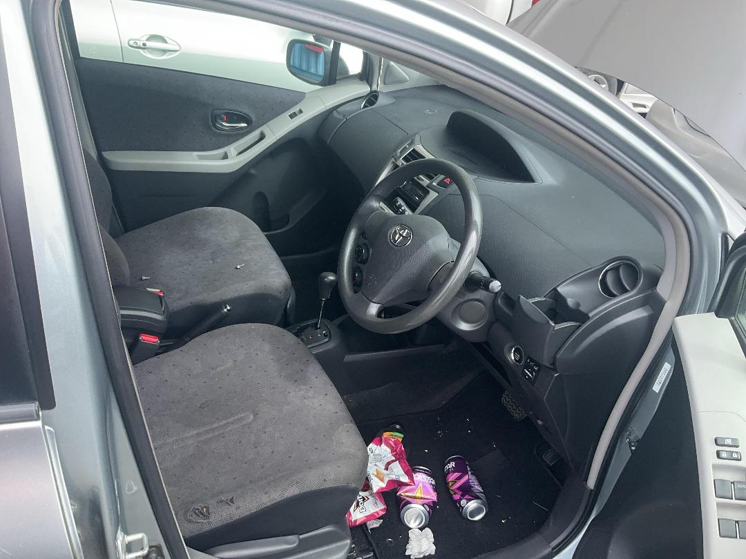 Photo '18' of Toyota Vitz