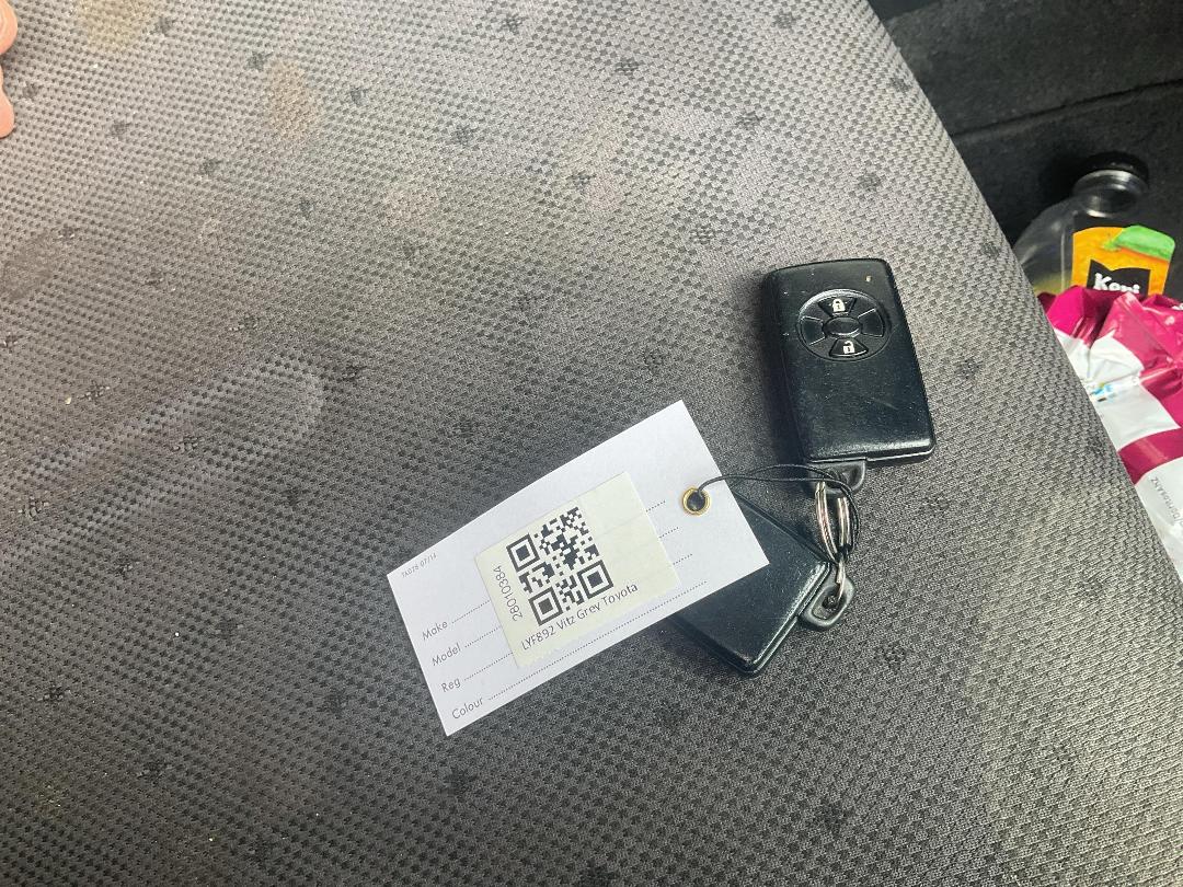 Photo '17' of Toyota Vitz