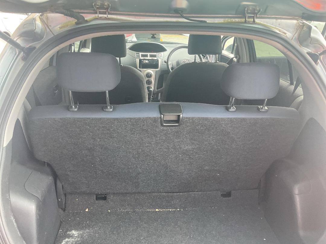 Photo '21' of Toyota Vitz