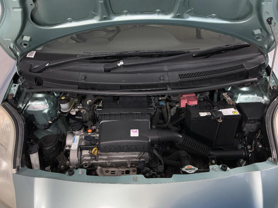 Photo '13' of Toyota Vitz