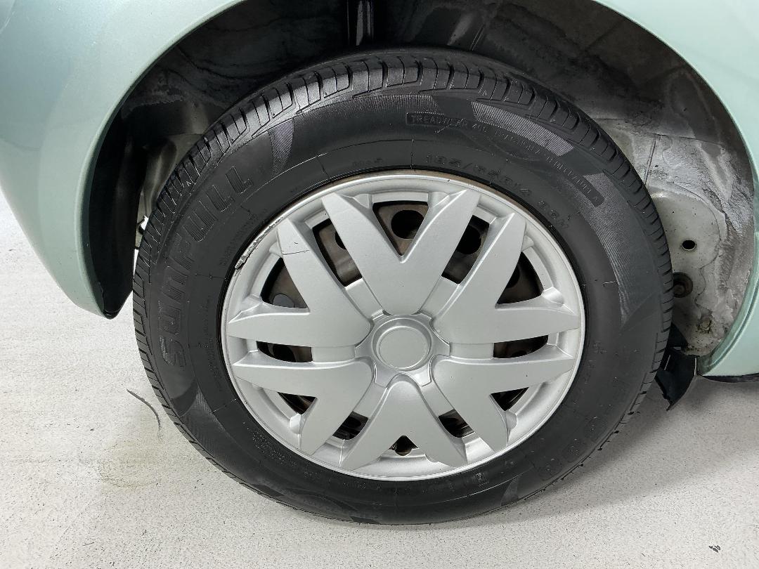 Photo '12' of Toyota Vitz