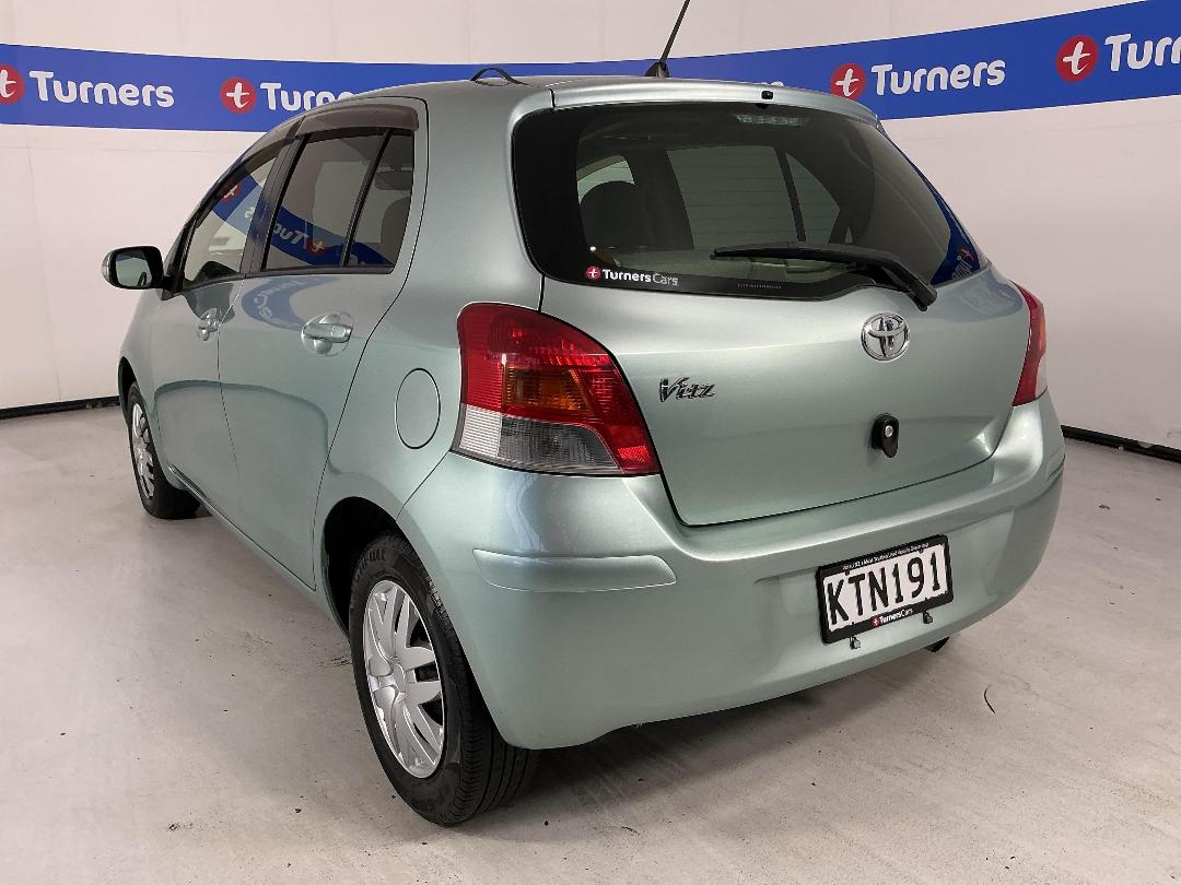 Photo '5' of Toyota Vitz