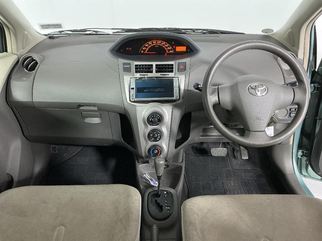 Photo '17' of Toyota Vitz