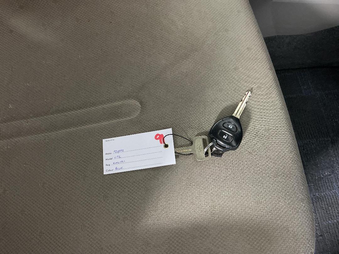 Photo '22' of Toyota Vitz