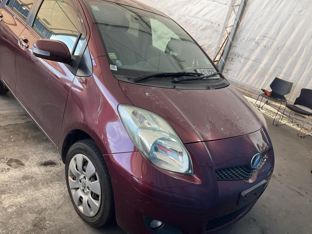 Photo '3' of Toyota Vitz