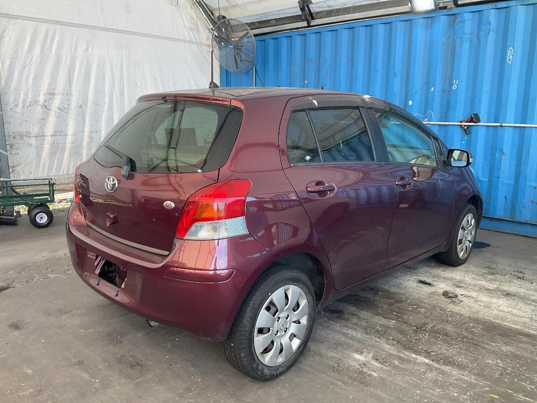 Photo '6' of Toyota Vitz