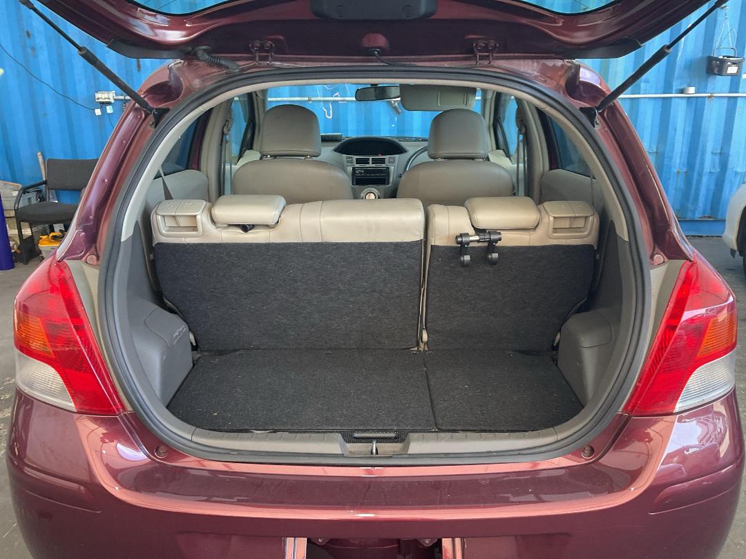 Photo '8' of Toyota Vitz