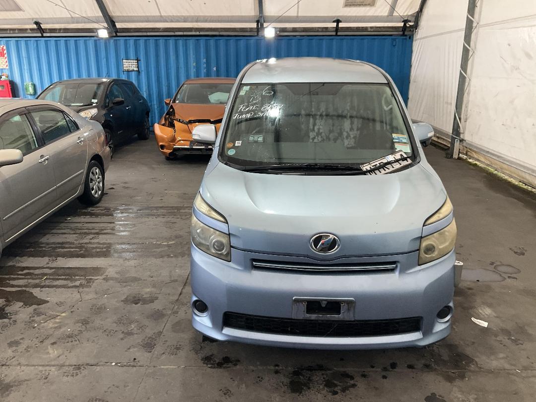 Photo '4' of Toyota Voxy Photo '4' of Toyota Voxy