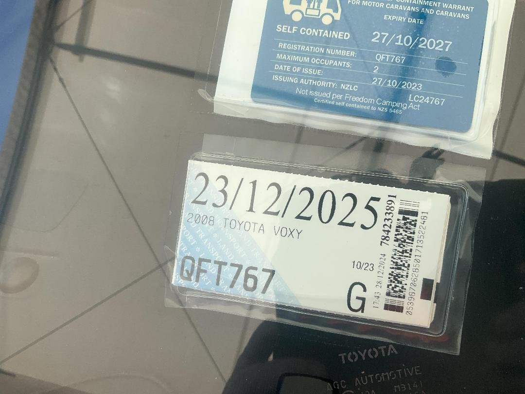 Photo '14' of Toyota Voxy