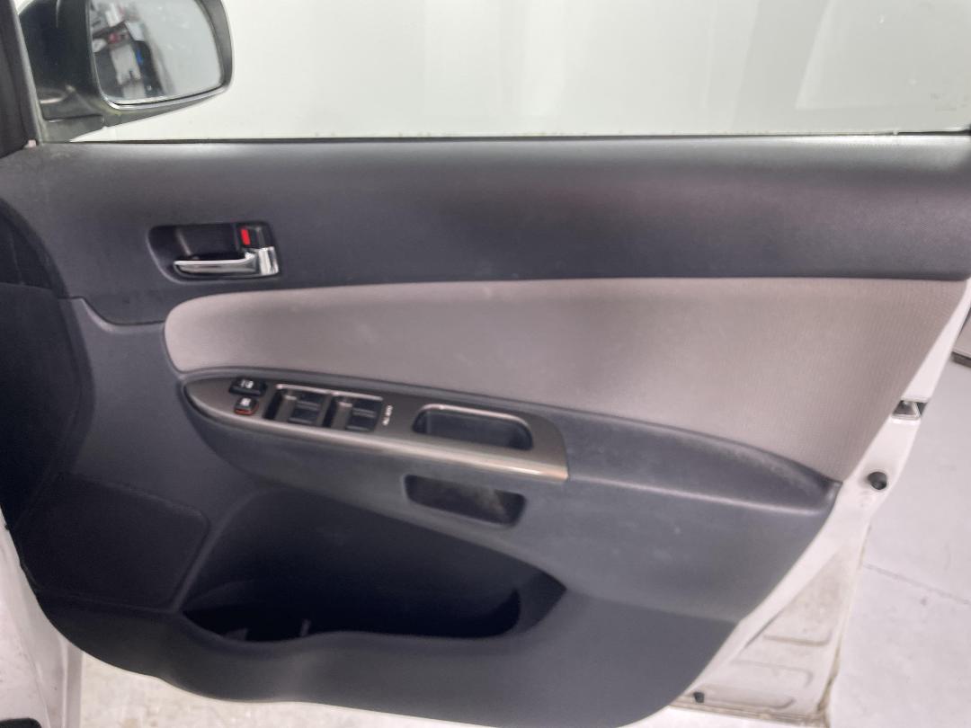 Photo '15' of Toyota Wish Photo '15' of Toyota Wish