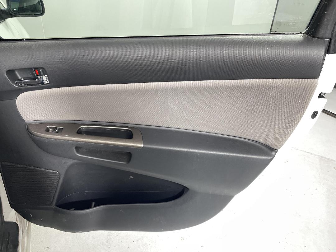 Photo '19' of Toyota Wish Photo '19' of Toyota Wish