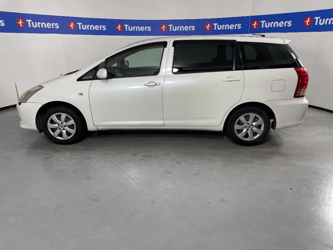 Photo '24' of Toyota Wish Photo '24' of Toyota Wish