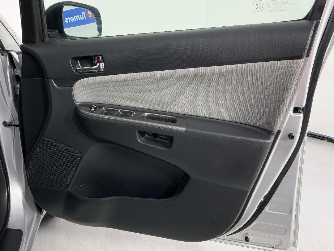 Photo '15' of Toyota Wish