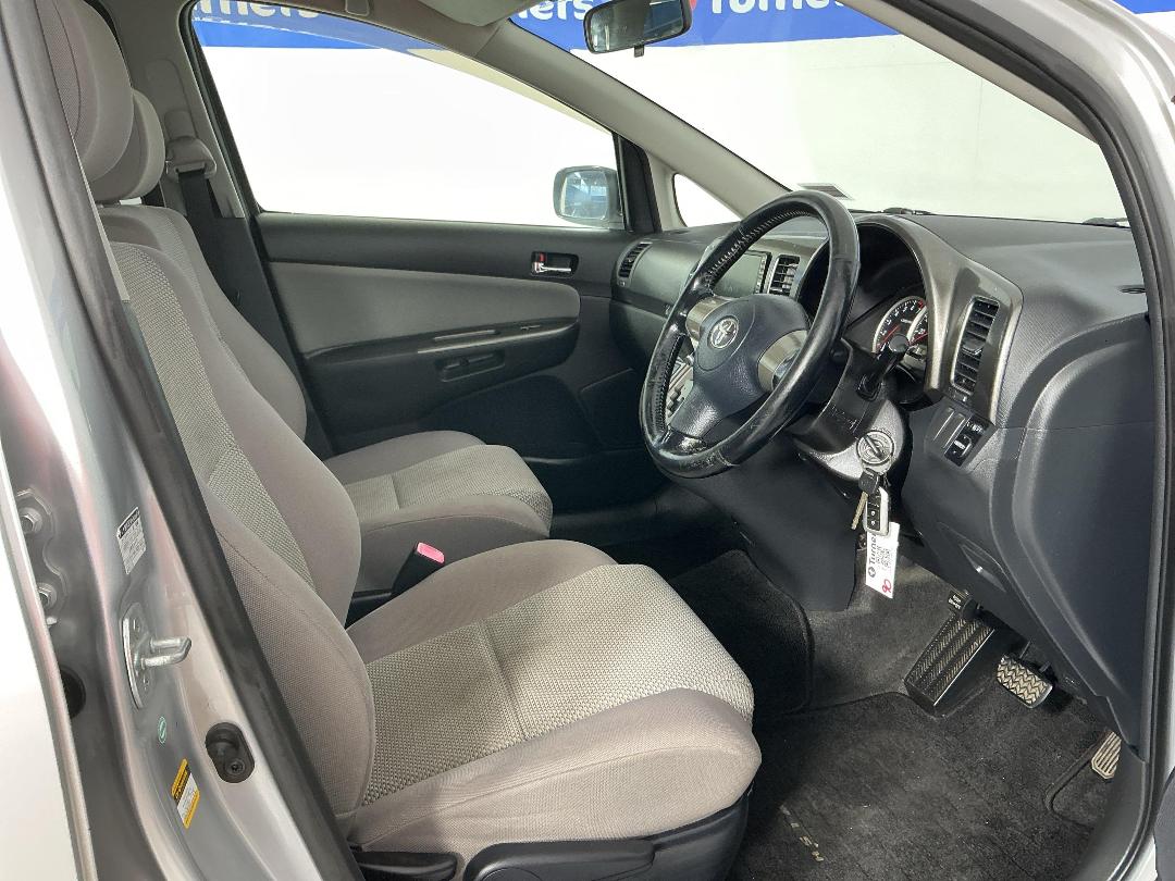 Photo '16' of Toyota Wish