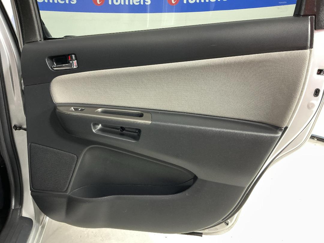 Photo '19' of Toyota Wish