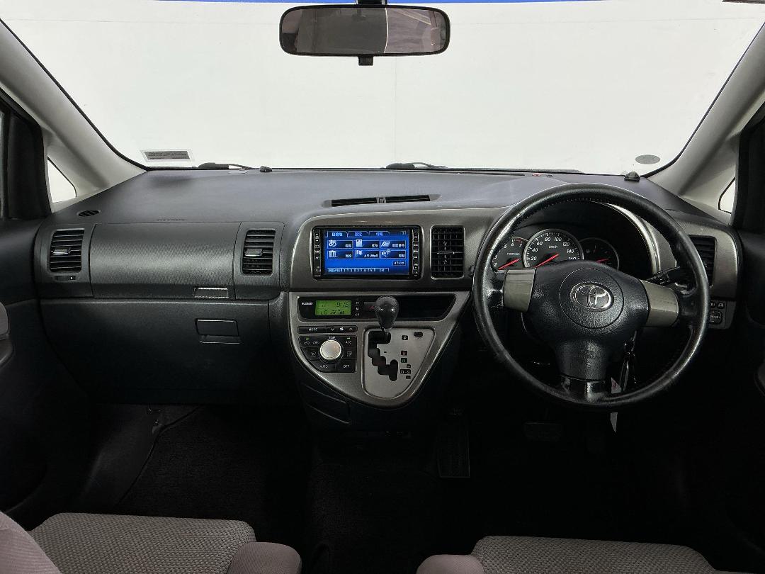 Photo '17' of Toyota Wish