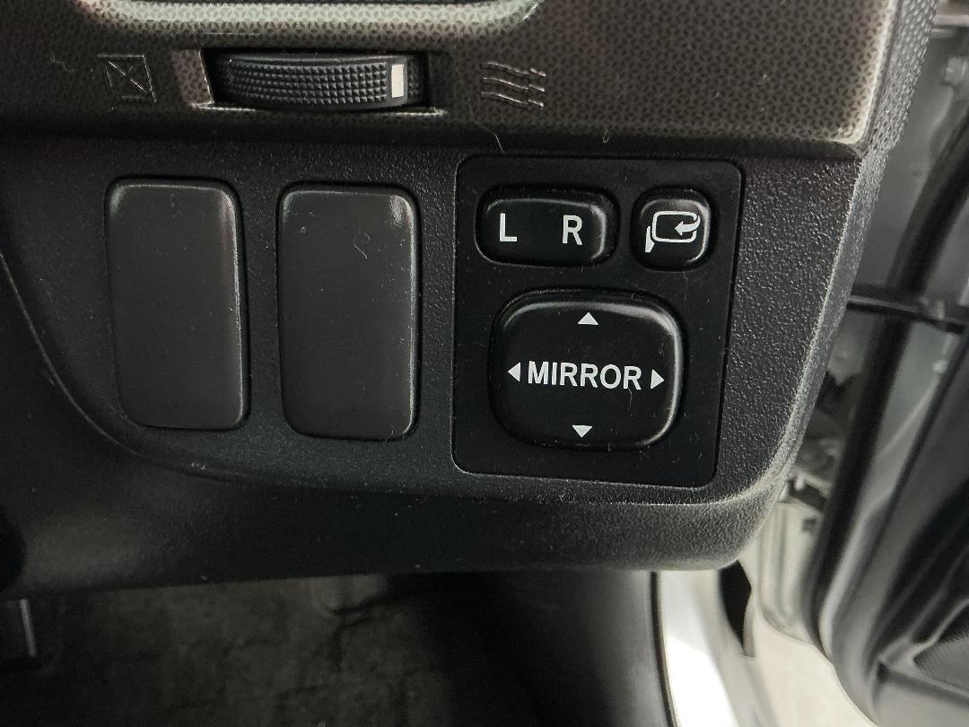 Photo '24' of Toyota Wish