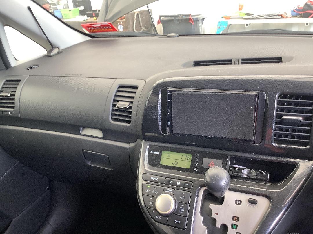 Photo '15' of Toyota Wish Photo '15' of Toyota Wish