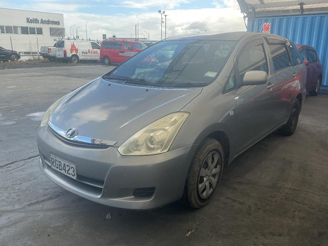 Photo '8' of Toyota Wish Photo '8' of Toyota Wish