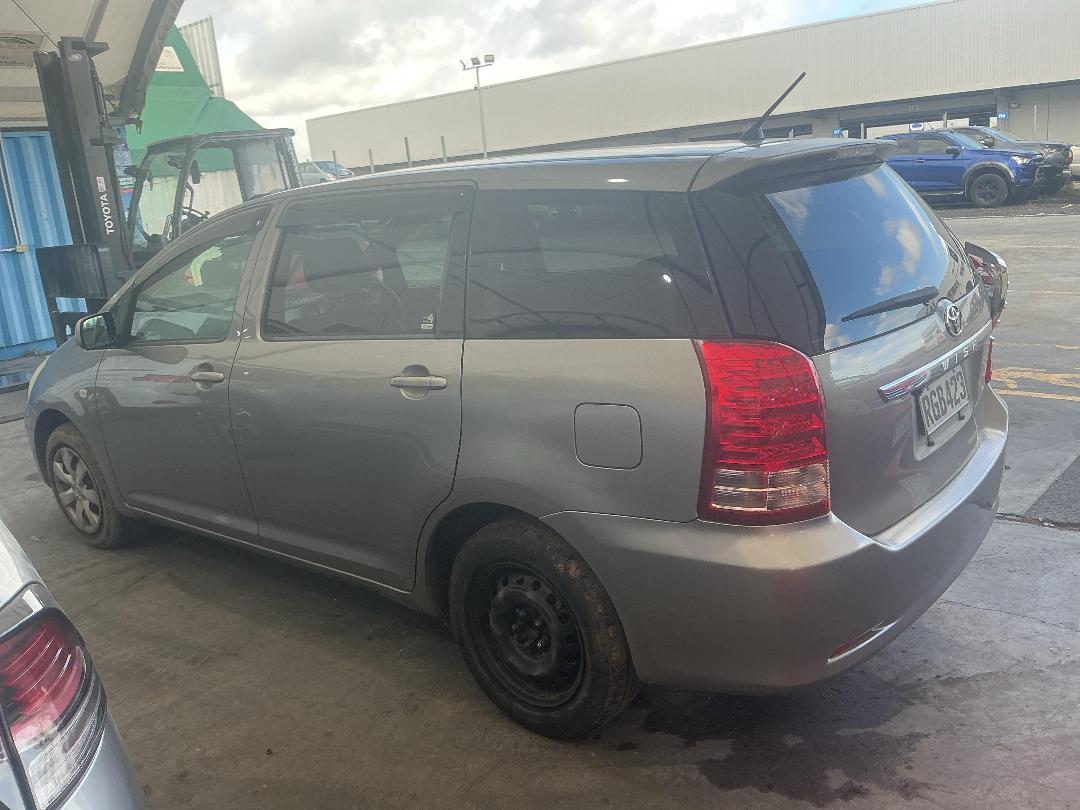 Photo '13' of Toyota Wish Photo '13' of Toyota Wish