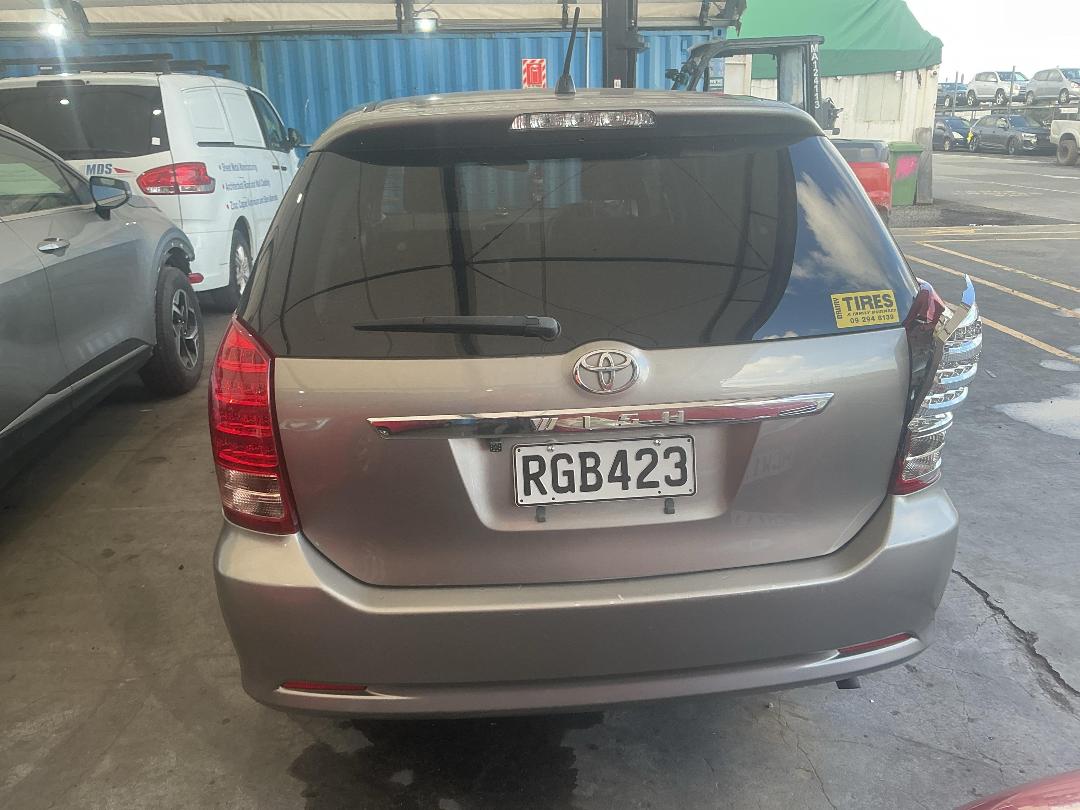 Photo '15' of Toyota Wish Photo '15' of Toyota Wish