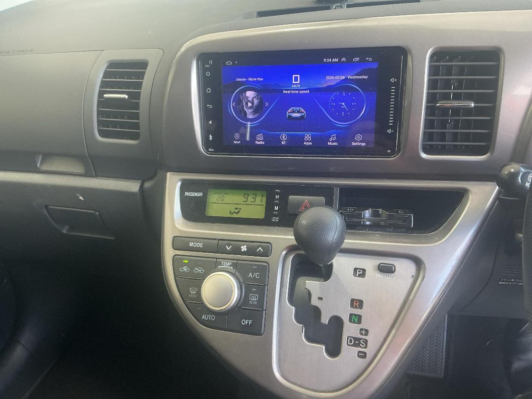 Photo '28' of Toyota Wish Photo '28' of Toyota Wish