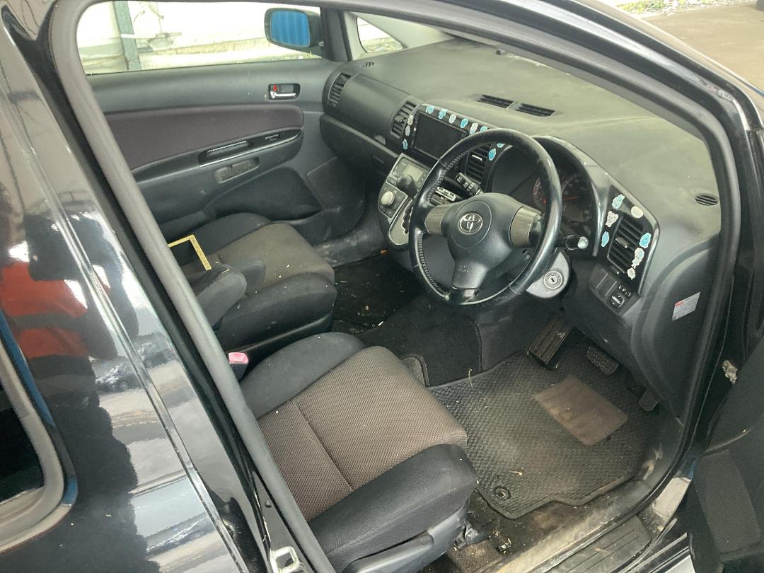 Photo '23' of Toyota Wish Photo '23' of Toyota Wish