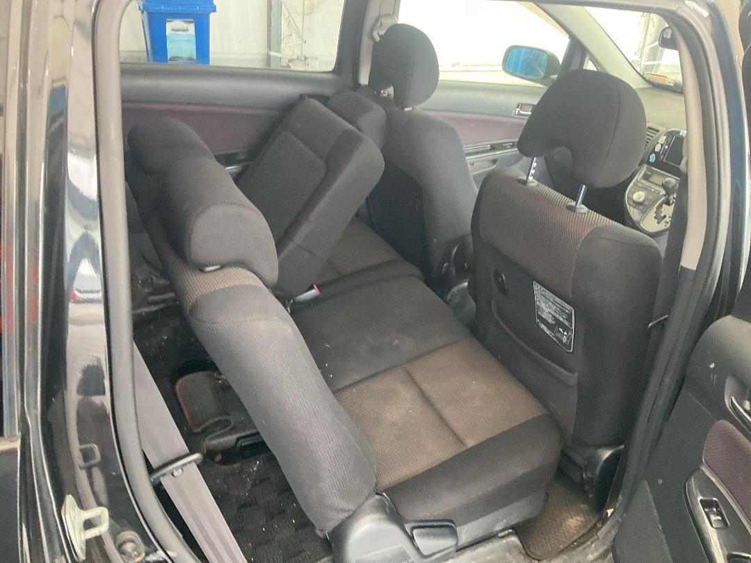 Photo '24' of Toyota Wish Photo '24' of Toyota Wish