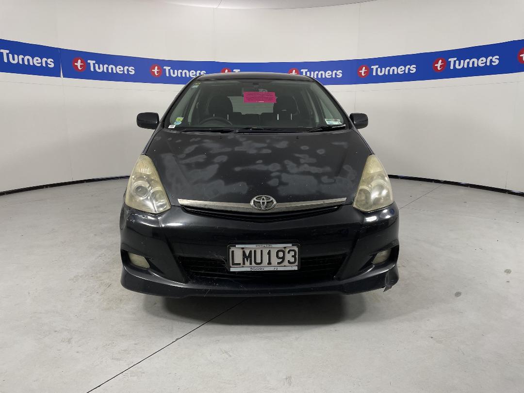 Photo '2' of Toyota Wish